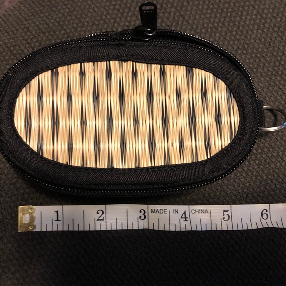 BASKETS OF CAMBODIA small case holder - Picture 2 of 10